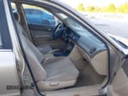 ✅ 1994 Honda Accord LX • VIN: JHMCD5637RC105662 • Lot: 43644239. Wystawiony na IAAI z przebiegiem 189 790 mil. Bezpłatny archiwum sprzedaży aukcyjnych z USA i szczegółowy raport historii pojazdu na DreamBid. Zdjęcie 5.