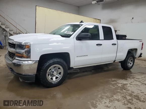 ✅ 2016 Chevrolet Silverado 1500 LS • VIN: 1GCVKNEC4GZ261847 • Лот: 81787664. Опубликован ранее на Copart с пробегом 117 106 миль. Бесплатный доступ к архиву аукционных продаж из США и подробный отчёт об истории автомобиля на DreamBid. Изображение 1.