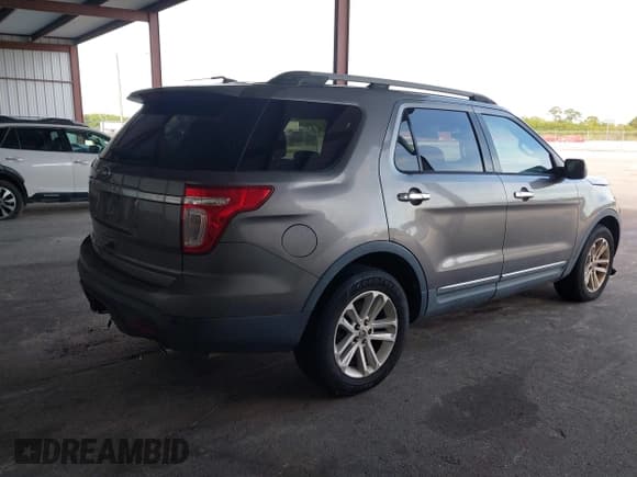 ✅ 2011 Ford Explorer XLT • VIN: 1FMHK7D86BGA35069 • Lot: 43836047. Listed on IAAI with 293,988 mi. Free auction sales archive from the USA and detailed vehicle history report at DreamBid. Image 4.