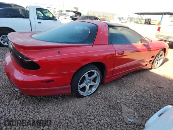 ✅ 2002 Pontiac Firebird Firebird • VIN: 2G2FS22K622101211 • Lot: 92656285. Wystawiony na Copart z przebiegiem 196 006 mil. Bezpłatny archiwum sprzedaży aukcyjnych z USA i szczegółowy raport historii pojazdu na DreamBid. Zdjęcie 3.