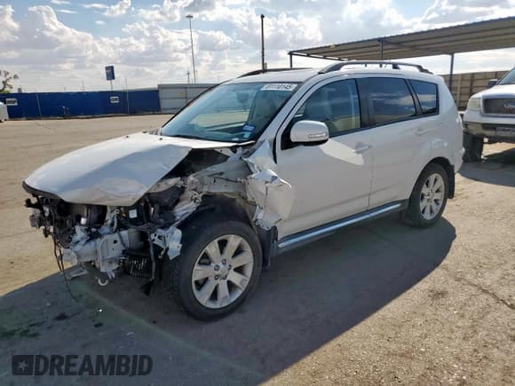 ✅ 2012 Mitsubishi Outlander SE • VIN: JA4AS3AWXCU019715 • Lot: 81110145. Wystawiony na Copart z przebiegiem 132 637 mil. Bezpłatny archiwum sprzedaży aukcyjnych z USA i szczegółowy raport historii pojazdu na DreamBid. Zdjęcie 1.