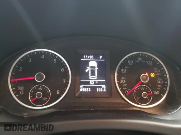 ✅ 2017 Volkswagen Tiguan S • VIN: WVGBV7AX1HK042154 • Lot: 92392125. Listed on Copart with 69,883 mi. Free auction sales archive from the USA and detailed vehicle history report at DreamBid. Image 9.