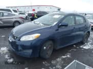 ✅ 2009 Toyota Matrix S • VIN: 2T1LE40E69C008365 • Lot: 43793023. Wystawiony na IAAI z przebiegiem 128 462 mil. Bezpłatny archiwum sprzedaży aukcyjnych z USA i szczegółowy raport historii pojazdu na DreamBid. Zdjęcie 2.