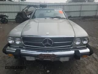 ✅ 1986 Mercedes-Benz 560 SL • VIN: WDBBA48D2GA044461 • Lot: 65802964. Wystawiony na Copart z przebiegiem 128 074 mil. Bezpłatny archiwum sprzedaży aukcyjnych z USA i szczegółowy raport historii pojazdu na DreamBid. Zdjęcie 5.
