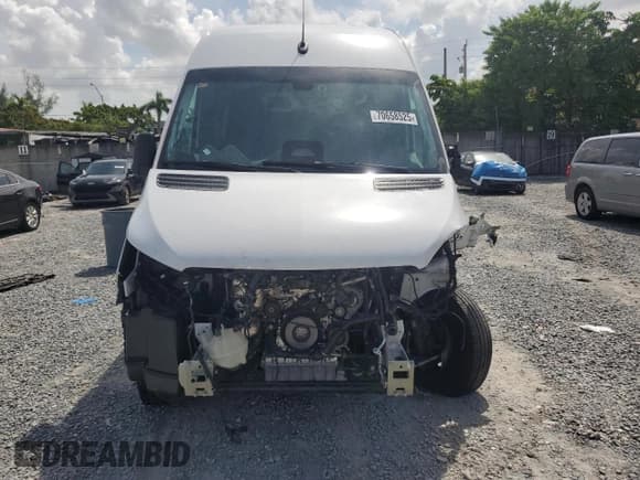 ✅ 2025 Mercedes-Benz Sprinter Cargo • VIN: W1Y4KCHYXST198056 • Lot: 70658525. Listed on Copart with Not provided. Free auction sales archive from the USA and detailed vehicle history report at DreamBid. Image 5.