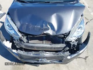 ✅ 2017 Toyota Prius Two • VIN: JTDKDTB36H1592984 • Лот: 43589072. Опубликован ранее на IAAI с пробегом 70 465 миль. Бесплатный доступ к архиву аукционных продаж из США и подробный отчёт об истории автомобиля на DreamBid. Изображение 6.