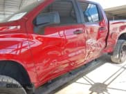 ✅ 2021 Chevrolet Silverado 1500 Custom Trail Boss • VIN: 3GCPYCEFXMG383713 • Lot: 43198191. Wystawiony na IAAI z przebiegiem 78 118 mil. Bezpłatny archiwum sprzedaży aukcyjnych z USA i szczegółowy raport historii pojazdu na DreamBid. Zdjęcie 6.