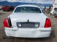 ✅ 2005 Lincoln Town Car Signature • VIN: 1LNHM81W35Y653807 • Lot: 42300578. Listed on IAAI with 120,022 mi. Free auction sales archive from the USA and detailed vehicle history report at DreamBid. Image 16.