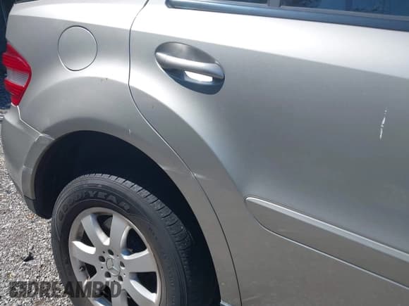 ✅ 2007 Mercedes-Benz M 320 CDI • VIN: 4JGBB22E87A262646 • Lot: 43168676. Listed on IAAI with 169,887 mi. Free auction sales archive from the USA and detailed vehicle history report at DreamBid. Image 6.