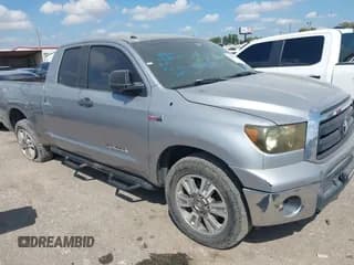 ✅ 2010 Toyota Tundra • VIN: 5TFRY5F16AX082581 • Lot: 43263566. Wystawiony na IAAI z przebiegiem 282 601 mil. Bezpłatny archiwum sprzedaży aukcyjnych z USA i szczegółowy raport historii pojazdu na DreamBid. Zdjęcie 1.