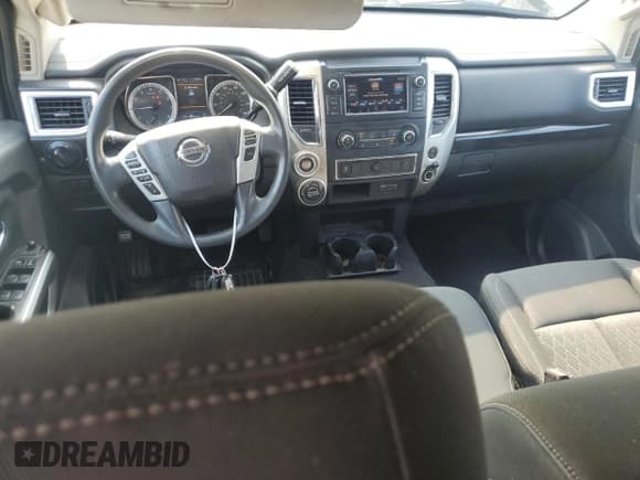 ✅ 2019 Nissan Titan SV • VIN: 1N6AA1EJ5KN503874 • Lot: 63507195. Wystawiony na Copart z przebiegiem 113 985 mil. Bezpłatny archiwum sprzedaży aukcyjnych z USA i szczegółowy raport historii pojazdu na DreamBid. Zdjęcie 8.