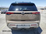 ✅ 2024 Nissan Pathfinder Platinum • VIN: 5N1DR3DG5RC287469 • Lot: 58971765. Wystawiony na Copart z przebiegiem 1 812 mil. Bezpłatny archiwum sprzedaży aukcyjnych z USA i szczegółowy raport historii pojazdu na DreamBid. Zdjęcie 6.