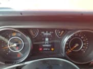 ✅ 2022 Jeep Wrangler Unlimited Willys • VIN: 1C4HJXDN7NW151064 • Lot: 85071875. Wystawiony na Copart z przebiegiem 84 087 mil. Bezpłatny archiwum sprzedaży aukcyjnych z USA i szczegółowy raport historii pojazdu na DreamBid. Zdjęcie 9.