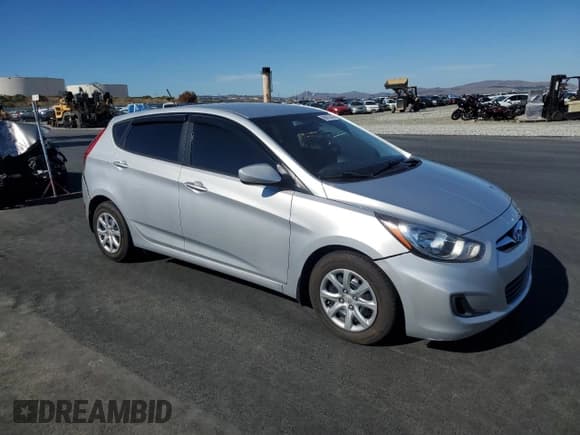 ✅ 2014 Hyundai Accent GS • VIN: KMHCT5AE6EU148838 • Лот: 89873945. Опубликован ранее на Copart с пробегом 122 817 миль. Бесплатный доступ к архиву аукционных продаж из США и подробный отчёт об истории автомобиля на DreamBid. Изображение 4.