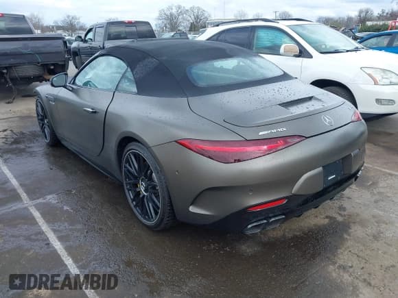 ✅ 2022 Mercedes-Benz SL 63 AMG • VIN: W1KVK8BB9NF010727 • Лот: 41664171. Опубликован ранее на IAAI с пробегом 4 593 миль. Бесплатный доступ к архиву аукционных продаж из США и подробный отчёт об истории автомобиля на DreamBid. Изображение 3.