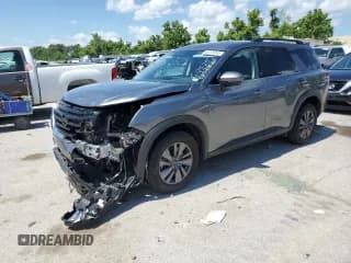 ✅ 2024 Nissan Pathfinder SV • VIN: 5N1DR3BC1RC256770 • Lot: 62776045. Listed on Copart with 26,811 mi. Free auction sales archive from the USA and detailed vehicle history report at DreamBid. Image 1.