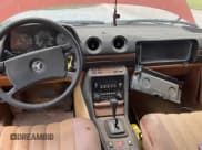 ✅ 1983 Mercedes-Benz 300 D • VIN: WDBAB33A8DB016749 • Lot: 64882425. Listed on Copart with 142,302 mi. Free auction sales archive from the USA and detailed vehicle history report at DreamBid. Image 9.