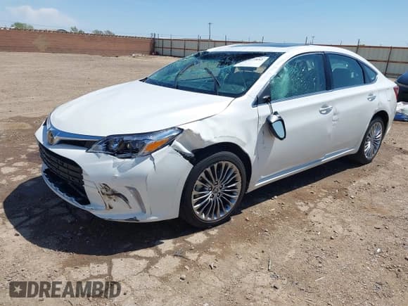 ✅ 2018 Toyota Avalon XLE • VIN: 4T1BK1EB3JU275676 • Lot: 42045852. Listed on IAAI with 17,015 mi. Free auction sales archive from the USA and detailed vehicle history report at DreamBid. Image 2.