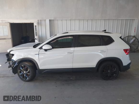 ✅ 2022 Volkswagen Taos SE • VIN: 3VVSX7B27NM080138 • Lot: 43684744. Listed on IAAI with 46,485 mi. Free auction sales archive from the USA and detailed vehicle history report at DreamBid. Image 15.