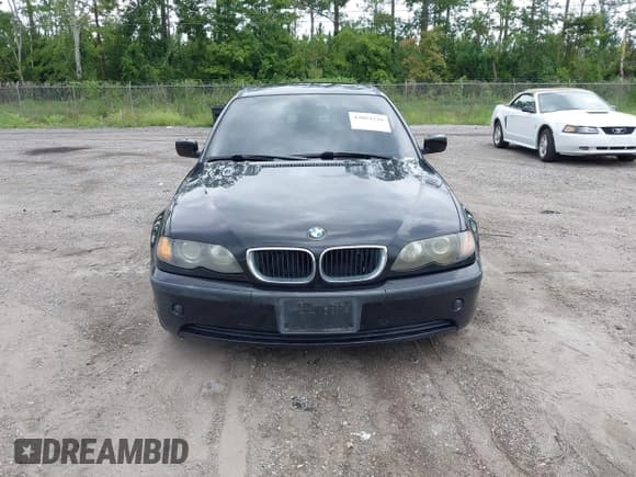 ✅ 2004 BMW 3 Series 325i • VIN: WBAEV33474KR28791 • Lot: 43064226. Listed on IAAI with 131,914 mi. Free auction sales archive from the USA and detailed vehicle history report at DreamBid. Image 6.
