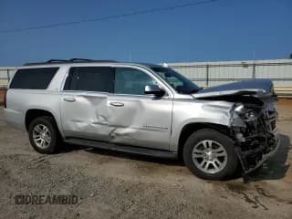 ✅ 2017 Chevrolet Suburban LT • VIN: 1GNSKHKCXHR177985 • Lot: 70609914. Wystawiony na Copart z przebiegiem 86 246 mil. Bezpłatny archiwum sprzedaży aukcyjnych z USA i szczegółowy raport historii pojazdu na DreamBid. Zdjęcie 4.