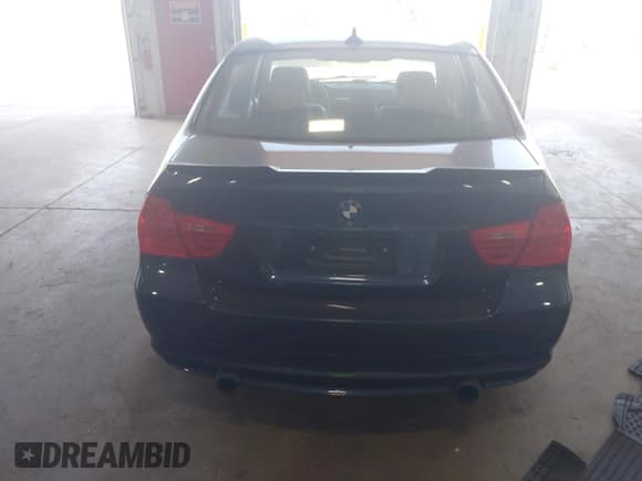 ✅ 2011 BMW 3 Series 335i • VIN: WBAPM5C52BE576232 • Lot: 42261366. Listed on IAAI with 158,695 mi. Free auction sales archive from the USA and detailed vehicle history report at DreamBid. Image 16.