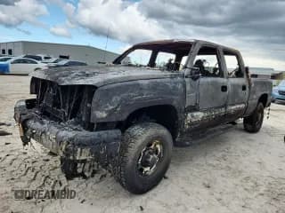 ✅ 2004 Chevrolet Silverado 2500HD Work Truck • VIN: 1GCHC23U14F156605 • Лот: 62670485. Опубликован ранее на Copart с пробегом Не указан. Бесплатный доступ к архиву аукционных продаж из США и подробный отчёт об истории автомобиля на DreamBid. Изображение 1.