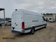 ✅ 2021 Mercedes-Benz Sprinter Cargo • VIN: W1Y40CHY6MT058997 • Лот: 94123025. Опубликован ранее на Copart с пробегом 116 002 миль. Бесплатный доступ к архиву аукционных продаж из США и подробный отчёт об истории автомобиля на DreamBid. Изображение 3.