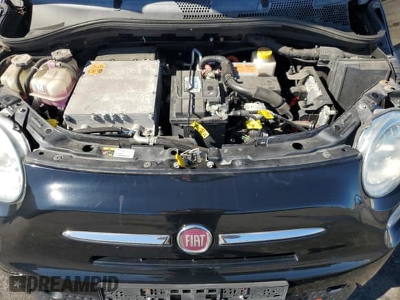 ✅ 2014 FIAT 500e • VIN: 3C3CFFGE3ET244823 • Lot: 91660305. Wystawiony na Copart z przebiegiem 49 285 mil. Bezpłatny archiwum sprzedaży aukcyjnych z USA i szczegółowy raport historii pojazdu na DreamBid. Zdjęcie 11.