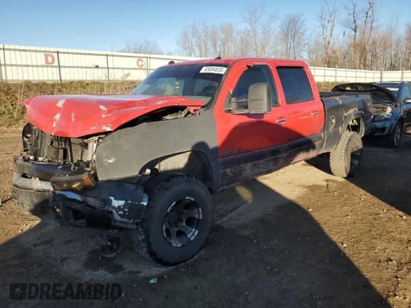 ✅ 2005 Chevrolet Silverado 2500HD LS • VIN: 1GCHK23235F948175 • Lot: 93094835. Wystawiony na Copart z przebiegiem Nie podano. Bezpłatny archiwum sprzedaży aukcyjnych z USA i szczegółowy raport historii pojazdu na DreamBid. Zdjęcie 1.