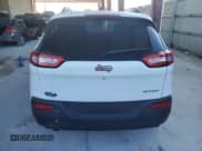 ✅ 2015 Jeep Cherokee Sport • VIN: 1C4PJLAB4FW721022 • Lot: 60163885. Wystawiony na Copart z przebiegiem 162 308 mil. Bezpłatny archiwum sprzedaży aukcyjnych z USA i szczegółowy raport historii pojazdu na DreamBid. Zdjęcie 6.