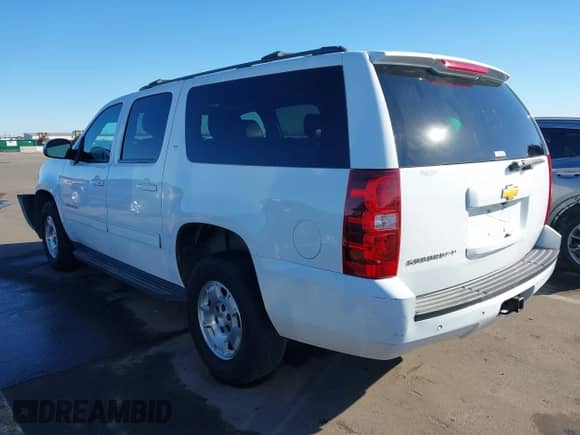 2014 Chevrolet Suburban LT z VIN 1GNSKJE75ER212434, wystawiony jako IAAI lot #41681972 z przebiegiem 381 890 mil mil oraz . Historia ofert i sprzedaży dostępna na DreamBid. Obrazek 3.