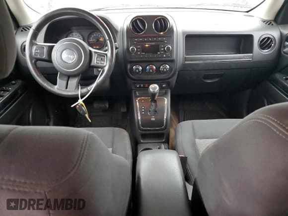 ✅ 2014 Jeep Patriot Latitude • VIN: 1C4NJRFB9ED536672 • Lot: 86606415. Listed on Copart with 194,155 mi. Free auction sales archive from the USA and detailed vehicle history report at DreamBid. Image 8.