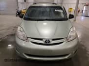 ✅ 2007 Toyota Sienna CE • VIN: 5TDZK23C57S082530 • Lot: 90252845. Wystawiony na Copart z przebiegiem 191 830 mil. Bezpłatny archiwum sprzedaży aukcyjnych z USA i szczegółowy raport historii pojazdu na DreamBid. Zdjęcie 5.