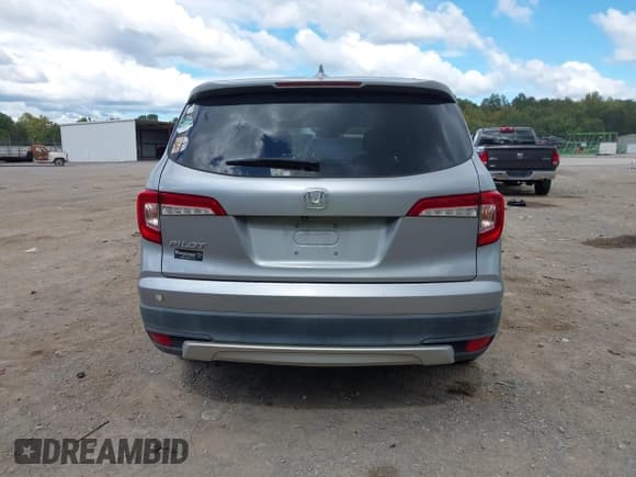 ✅ 2019 Honda Pilot EX-L • VIN: 5FNYF5H57KB031636 • Lot: 43281103. Listed on IAAI with 89,628 mi. Free auction sales archive from the USA and detailed vehicle history report at DreamBid. Image 16.