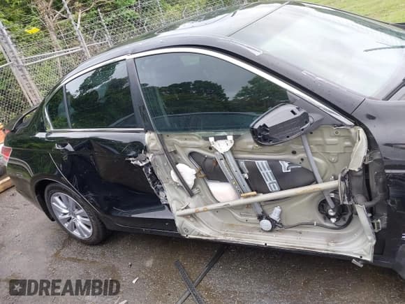 ✅ 2011 Honda Accord EX • VIN: 1HGCP2F71BA030423 • Lot: 42344496. Wystawiony na IAAI z przebiegiem 146 097 mil. Bezpłatny archiwum sprzedaży aukcyjnych z USA i szczegółowy raport historii pojazdu na DreamBid. Zdjęcie 13.