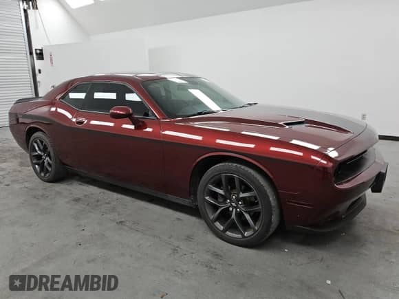2021 Dodge Challenger SXT z VIN 2C3CDZAG8MH533348, wystawiony jako Copart lot #85729935 z przebiegiem 50 922 mil mil oraz Czysty tytuł • Clean title. Historia ofert i sprzedaży dostępna na DreamBid. Obrazek 4.