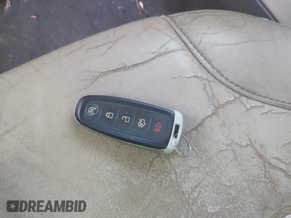 ✅ 2017 Ford Taurus SEL • VIN: 1FAHP2E81HG131858 • Lot: 42464335. Listed on IAAI with 67,556 mi. Free auction sales archive from the USA and detailed vehicle history report at DreamBid. Image 11.