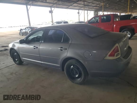 ✅ 2006 Ford Fusion S • VIN: 3FAFP06Z86R191516 • Лот: 81327975. Опубликован ранее на Copart с пробегом 199 693 миль. Бесплатный доступ к архиву аукционных продаж из США и подробный отчёт об истории автомобиля на DreamBid. Изображение 2.