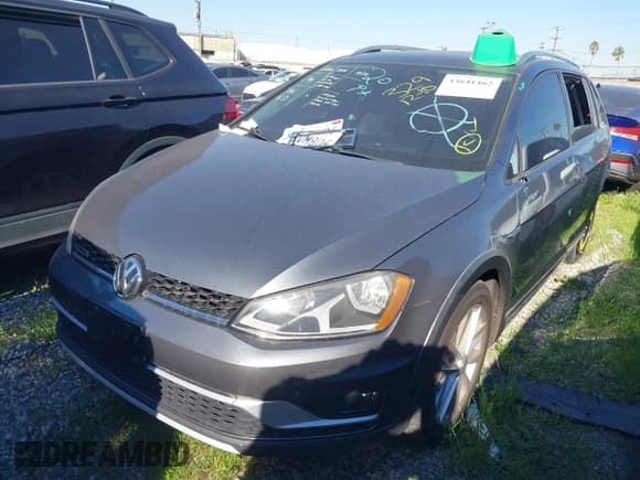 ✅ 2017 Volkswagen Golf S • VIN: 3VWH17AU6HM522728 • Lot: 43641462. Listed on IAAI with 92,397 mi. Free auction sales archive from the USA and detailed vehicle history report at DreamBid. Image 2.