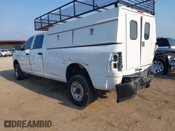 ✅ 2022 Ram 2500 Tradesman • VIN: 3C6UR5HJ8NG177469 • Lot: 42866217. Listed on IAAI with 110,607 mi. Free auction sales archive from the USA and detailed vehicle history report at DreamBid. Image 3.