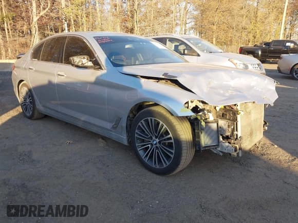 ✅ 2017 BMW 5 Series 540i xDrive • VIN: WBAJE7C38HG479241 • Лот: 43596981. Опубликован ранее на IAAI с пробегом 128 732 миль. Бесплатный доступ к архиву аукционных продаж из США и подробный отчёт об истории автомобиля на DreamBid. Изображение 1.