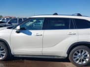 ✅ 2020 Toyota Highlander Limited • VIN: 5TDDZRBH5LS004285 • Lot: 43815691. Wystawiony na IAAI z przebiegiem 40 026 mil. Bezpłatny archiwum sprzedaży aukcyjnych z USA i szczegółowy raport historii pojazdu na DreamBid. Zdjęcie 14.