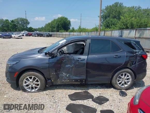 ✅ 2022 Chevrolet Equinox LS • VIN: 3GNAXHEV8NS171766 • Lot: 42864112. Listed on IAAI with 72,934 mi. Free auction sales archive from the USA and detailed vehicle history report at DreamBid. Image 14.