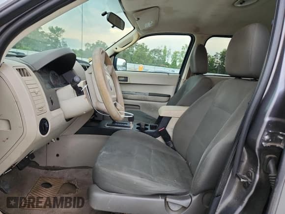 ✅ 2009 Ford Escape XLS • VIN: 1FMCU02739KC80165 • Lot: 69343145. Listed on Copart with 241,491 mi. Free auction sales archive from the USA and detailed vehicle history report at DreamBid. Image 7.