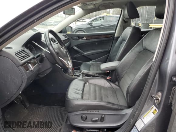 ✅ 2015 Volkswagen Passat SEL Premium • VIN: 1VWCT7A39FC007829 • Lot: 43912455. Wystawiony na Copart z przebiegiem 157 915 mil. Bezpłatny archiwum sprzedaży aukcyjnych z USA i szczegółowy raport historii pojazdu na DreamBid. Zdjęcie 7.