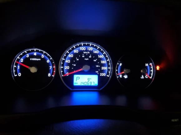 ✅ 2012 Hyundai Santa Fe GLS • VIN: 5XYZGDAG6CG113424 • Lot: 84898144. Listed on Copart with 140,697 mi. Free auction sales archive from the USA and detailed vehicle history report at DreamBid. Image 9.