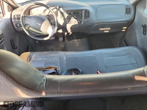 ✅ 2003 Ford F-150 XL • VIN: 1FTRX17243NA81964 • Lot: 86498075. Listed on Copart with 114,588 mi. Free auction sales archive from the USA and detailed vehicle history report at DreamBid. Image 8.