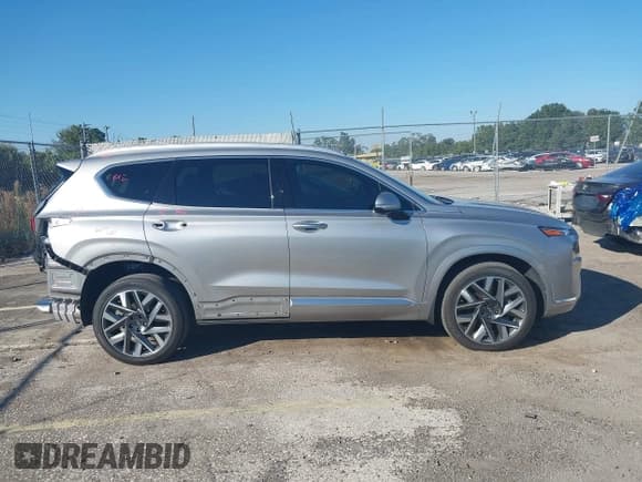 ✅ 2022 Hyundai Santa Fe Calligraphy • VIN: 5NMS54AL9NH430045 • Lot: 43582490. Listed on IAAI with 23,745 mi. Free auction sales archive from the USA and detailed vehicle history report at DreamBid. Image 13.