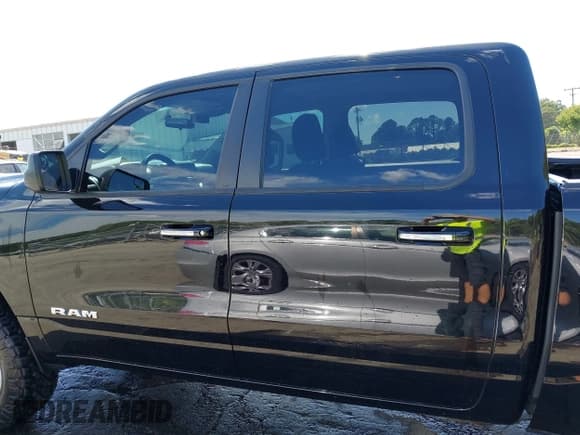 ✅ 2020 Ram 1500 Big Horn • VIN: 1C6RRFFG8LN120583 • Lot: 42320101. Listed on IAAI with 55,263 mi. Free auction sales archive from the USA and detailed vehicle history report at DreamBid. Image 14.